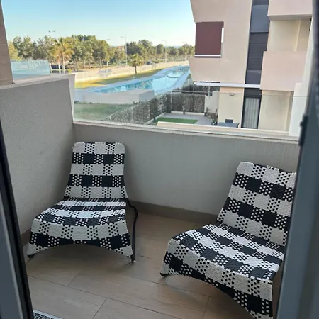 Lejlighed Cozy 3br, 5min To Beach, 20min Almeria Center *