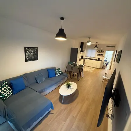 Cozy 3br, 5min To Beach, 20min Almeria Center Apartment Retamar (Almeria)