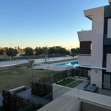 Apartment Cozy 3br, 5min To Beach, 20min Almeria Center