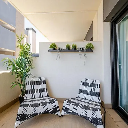 Cozy 3br, 5min To Beach, 20min Almeria Center Apartment Retamar (Almeria)